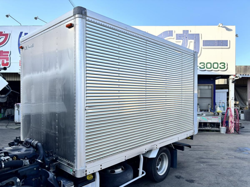 10尺 ショート アルミバン シャッター式|中古トラックの販売・買取・査定のアイナビ
