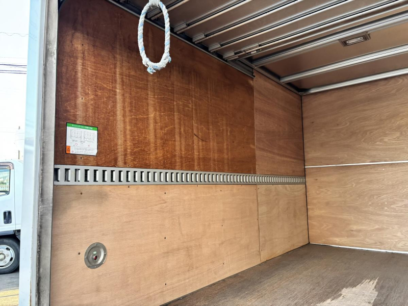 10尺 ショート アルミバン シャッター式|中古トラックの販売・買取・査定のアイナビ