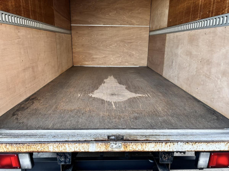 10尺 ショート アルミバン シャッター式|中古トラックの販売・買取・査定のアイナビ