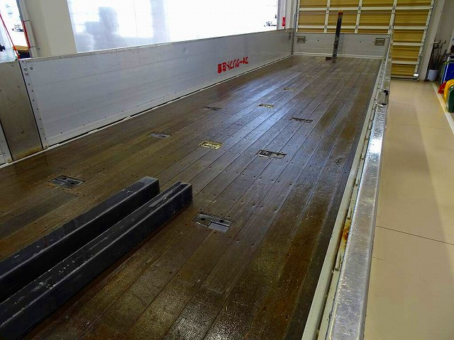 スーパーグレート13.7t4軸平ボディリアエアサス394ps|中古トラックの販売・買取・査定のアイナビ