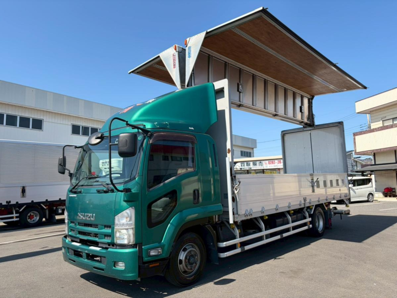 6200セミワイド2.55トン積載格納ゲート210馬力8トン限定|中古トラックの販売・買取・査定のアイナビ