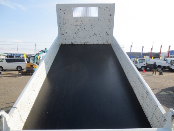 いすゞエルフフルフラットローダンプ|中古トラックの販売・買取・査定のアイナビ