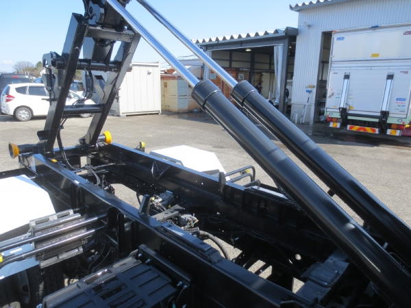 三菱ファイターアームロール|中古トラックの販売・買取・査定のアイナビ