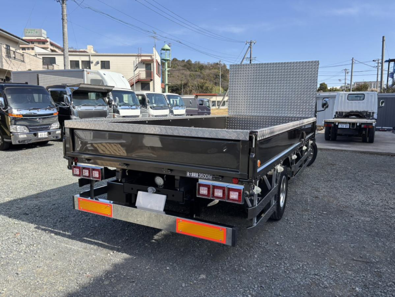 ☆キャンター ワイド超ロング 3.5t メッキパーツ多数☆|中古トラックの販売・買取・査定のアイナビ