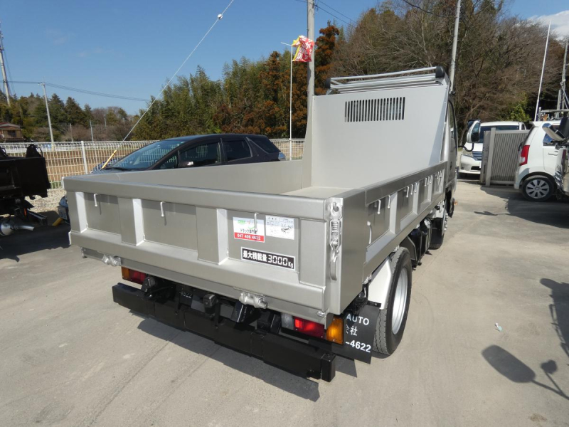 H283トン ダンプ 6速マニュアル260230|中古トラックの販売・買取・査定のアイナビ