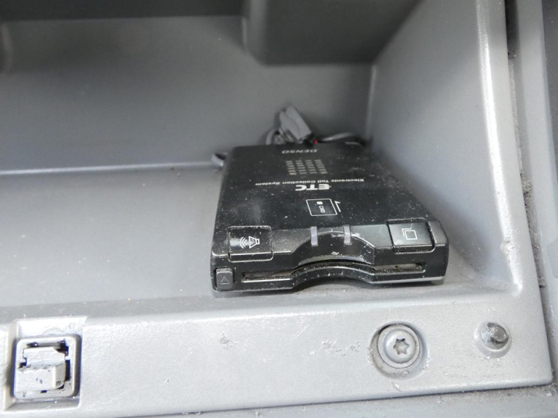 H283トン ダンプ 6速マニュアル260230|中古トラックの販売・買取・査定のアイナビ