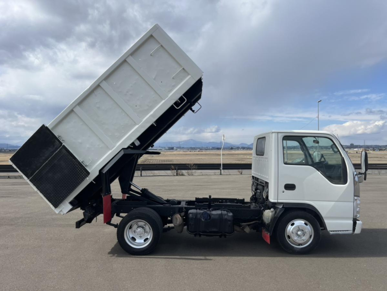 平成20年エルフ深ダンプマニュアル5速総重量5t未満準中型|中古トラックの販売・買取・査定のアイナビ