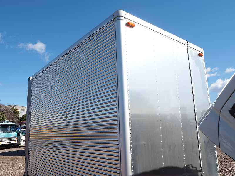 トヨタダイナ4WD10尺アルミバンゲート付き|中古トラックの販売・買取・査定のアイナビ