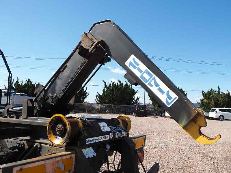 いすゞフォワード新明和製ツインホイストアームロール|中古トラックの販売・買取・査定のアイナビ