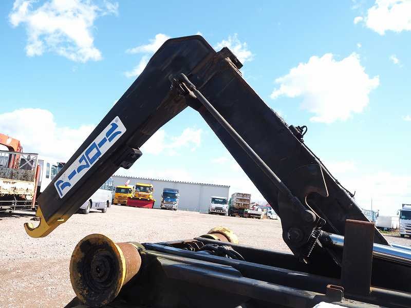 いすゞフォワード新明和製ツインホイストアームロール|中古トラックの販売・買取・査定のアイナビ