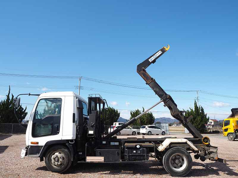 いすゞフォワード新明和製ツインホイストアームロール|中古トラックの販売・買取・査定のアイナビ