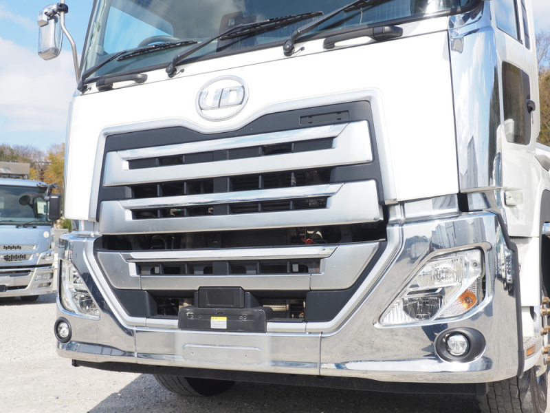 UDトラックス トラクタ クオン|中古トラックの販売・買取・査定のアイナビ