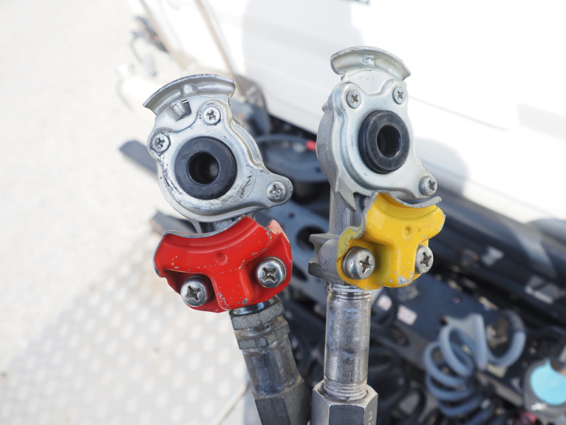 UDトラックス トラクタ クオン|中古トラックの販売・買取・査定のアイナビ