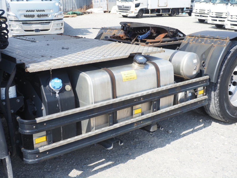 UDトラックス トラクタ クオン|中古トラックの販売・買取・査定のアイナビ