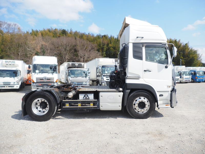 UDトラックス トラクタ クオン|中古トラックの販売・買取・査定のアイナビ