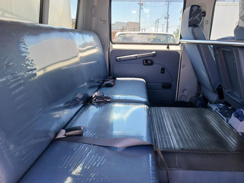 距離少ない2万km、ゲートバン、7人乗り|中古トラックの販売・買取・査定のアイナビ