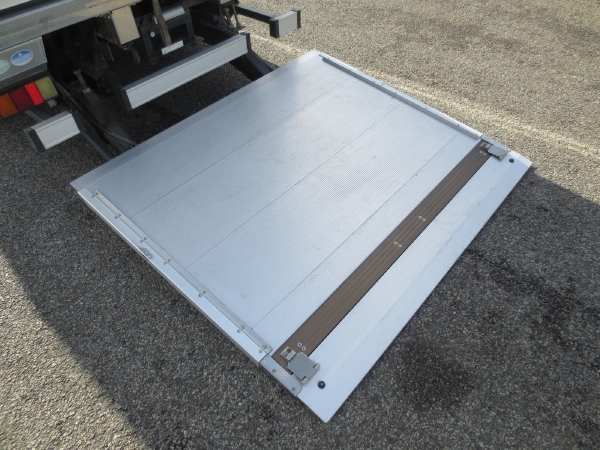 マツダタイタン保冷バンゲート付|中古トラックの販売・買取・査定のアイナビ