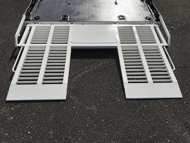 日野 特殊車両 デュトロ|中古トラックの販売・買取・査定のアイナビ