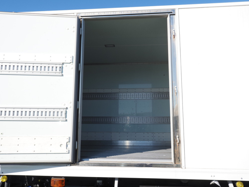 日野 冷凍バン レンジャー|中古トラックの販売・買取・査定のアイナビ