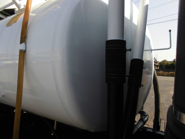 デュトロ3700Lバキュームカー3.7T糞尿車衛生車MORITA製|中古トラックの販売・買取・査定のアイナビ