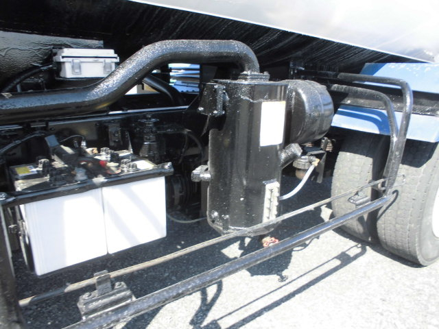 デュトロ3700Lバキュームカー3.7T糞尿車衛生車MORITA製|中古トラックの販売・買取・査定のアイナビ