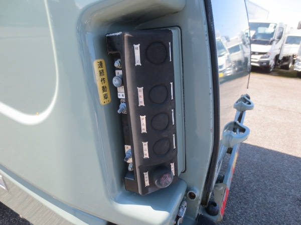 いすゞエルフ巻込み式パッカー車|中古トラックの販売・買取・査定のアイナビ