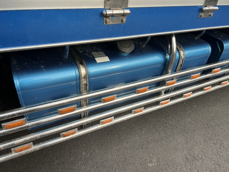 平ボディー4軸低床エアサスハイルーフF7|中古トラックの販売・買取・査定のアイナビ