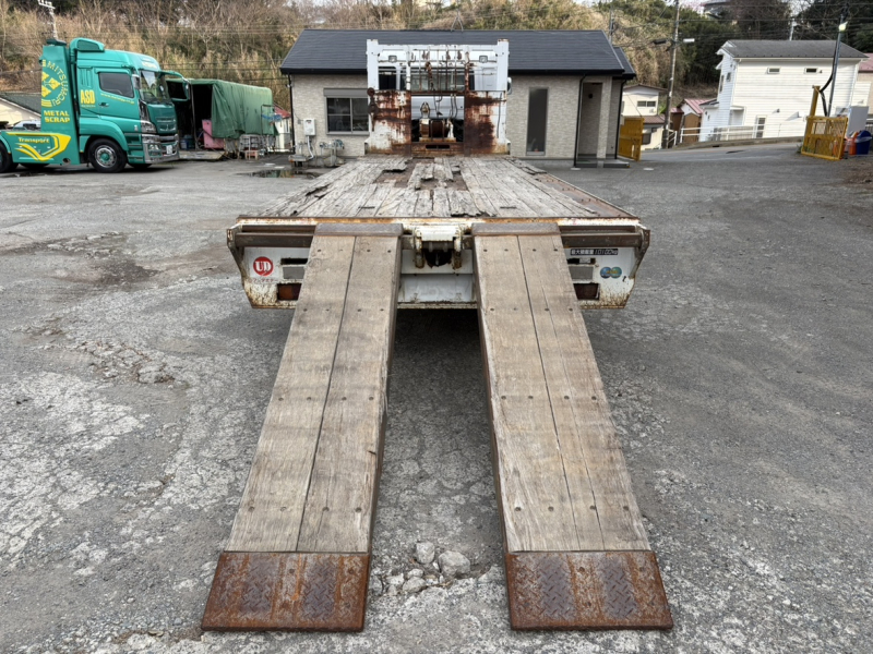 H17年式、クオン、セルフローダー|中古トラックの販売・買取・査定のアイナビ