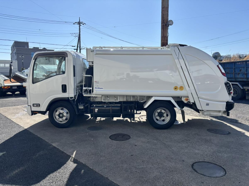 ワイド幅 プレス式パッカー車 新明和製6.0立米|中古トラックの販売・買取・査定のアイナビ