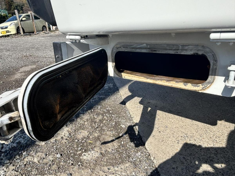 ワイド幅 プレス式パッカー車 新明和製6.0立米|中古トラックの販売・買取・査定のアイナビ