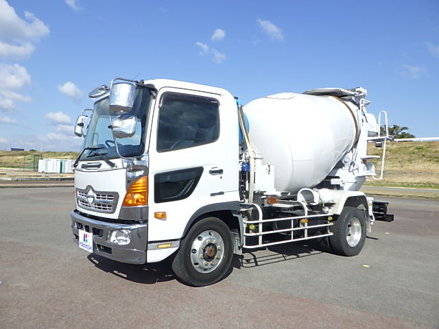 日野平成29年☆増トンミキサー車☆予備検査証付|中古トラックの販売・買取・査定のアイナビ