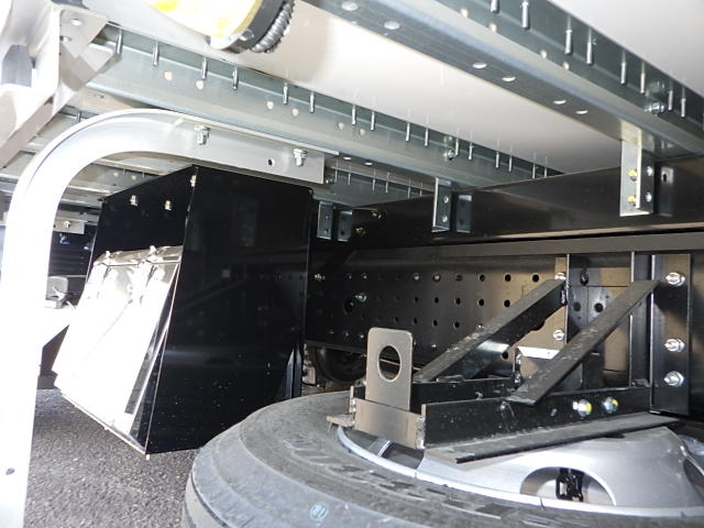 三菱令和7年式☆跳ね上げゲート付きアルミバン☆車検付き|中古トラックの販売・買取・査定のアイナビ