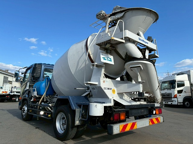 保証対象車両増トン新明和工業ベッドレス240馬力6速MT|中古トラックの販売・買取・査定のアイナビ