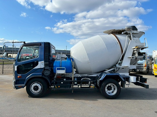 保証対象車両増トン新明和工業ベッドレス240馬力6速MT|中古トラックの販売・買取・査定のアイナビ