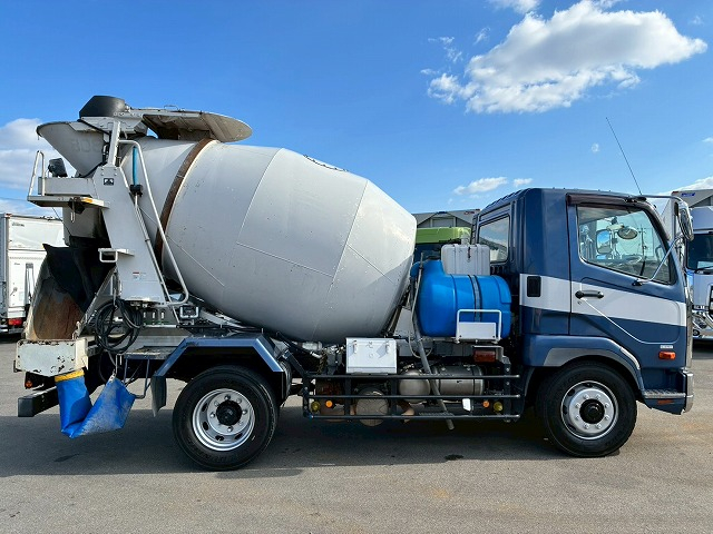 保証対象車両増トン新明和工業ベッドレス240馬力6速MT|中古トラックの販売・買取・査定のアイナビ