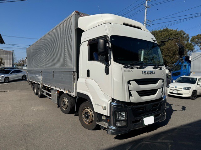 H30ギガ4軸低床ウイング 車検付き 13.4t 7MT|中古トラックの販売・買取・査定のアイナビ