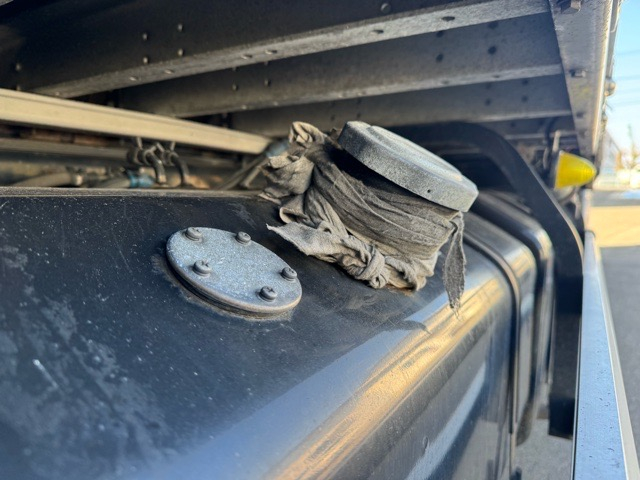 H30ギガ4軸低床ウイング 車検付き 13.4t 7MT|中古トラックの販売・買取・査定のアイナビ