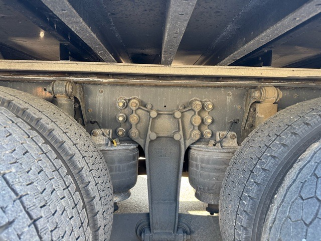 H30ギガ4軸低床ウイング 車検付き 13.4t 7MT|中古トラックの販売・買取・査定のアイナビ