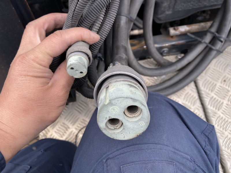 H28年式、スーパーグレート、ハイルーフトラクタ|中古トラックの販売・買取・査定のアイナビ