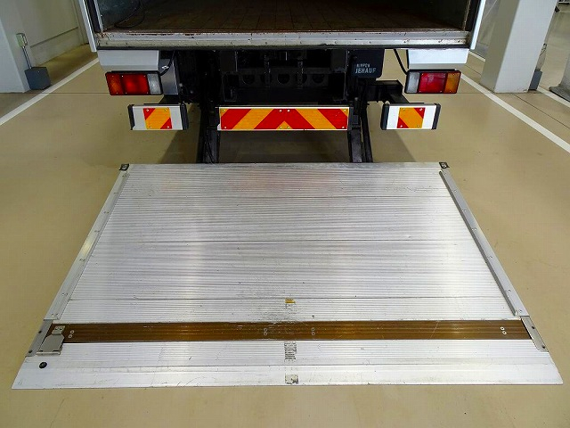 エルフ3.95t高床ワイドロングアルミバンフルゲート付|中古トラックの販売・買取・査定のアイナビ