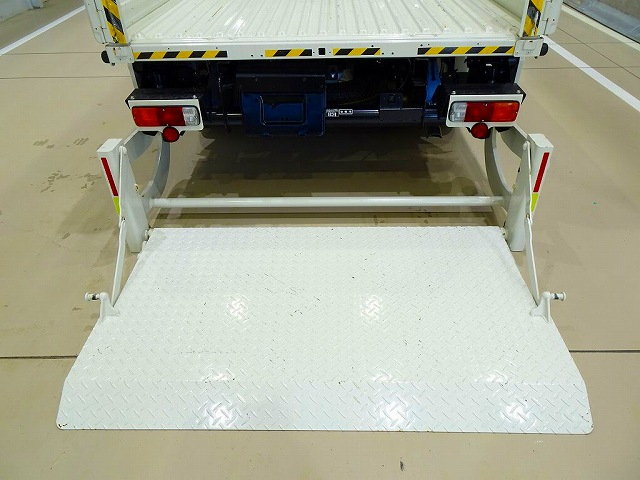 ダイナ1.3t4WDJLWタイヤアーム式P/G付|中古トラックの販売・買取・査定のアイナビ