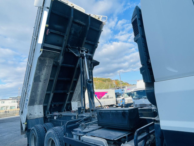 【問い合わせ多数!!】いすゞ/ギガ/ダンプ|中古トラックの販売・買取・査定のアイナビ