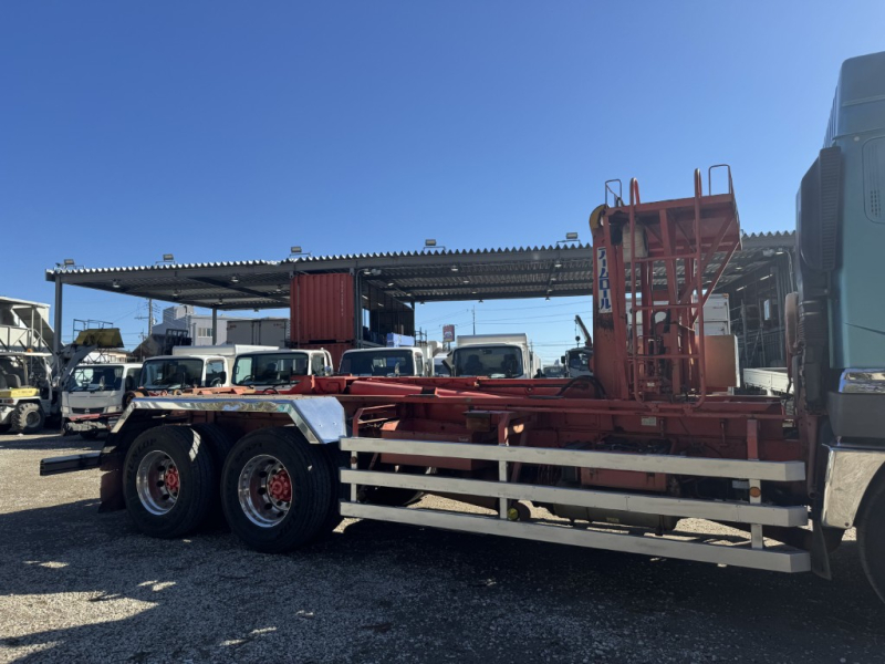 22tアームロール2デフハイルーフカスタム新明和F7|中古トラックの販売・買取・査定のアイナビ