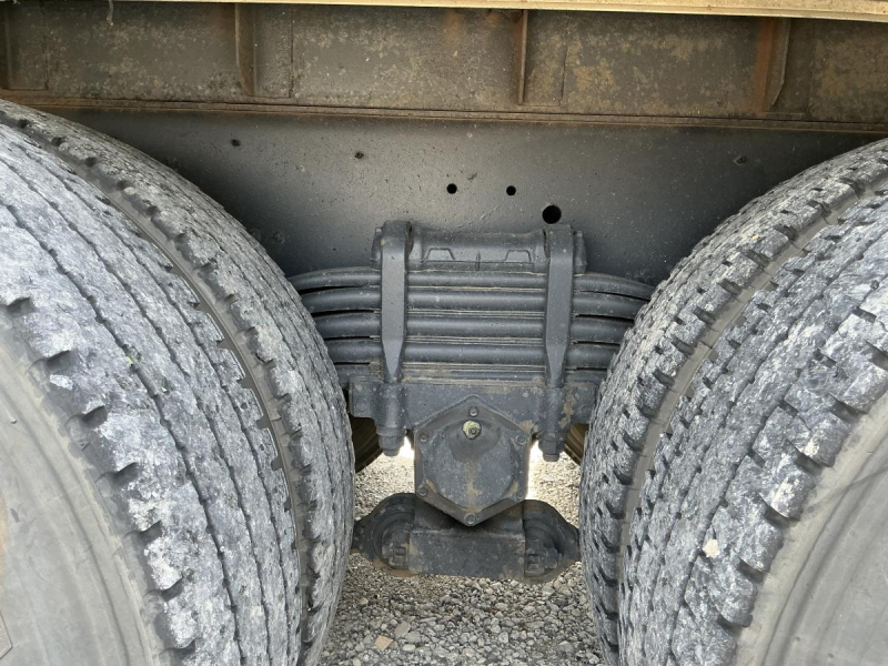 ★H28UDクオン深箱ヒアブクレーン付25トン車車検付|中古トラックの販売・買取・査定のアイナビ