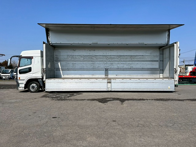 ハイルーフ★4軸低床2デフ★7速MT★リターダ★後輪エアサス|中古トラックの販売・買取・査定のアイナビ