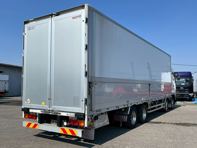 ハイルーフ★4軸低床2デフ★7速MT★リターダ★後輪エアサス|中古トラックの販売・買取・査定のアイナビ