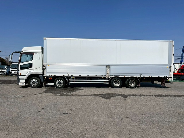 ハイルーフ★4軸低床2デフ★7速MT★リターダ★後輪エアサス|中古トラックの販売・買取・査定のアイナビ