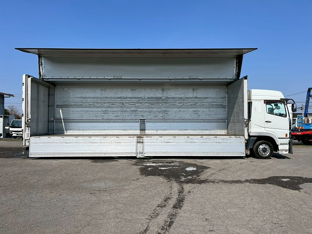 ハイルーフ★4軸低床2デフ★7速MT★リターダ★後輪エアサス|中古トラックの販売・買取・査定のアイナビ