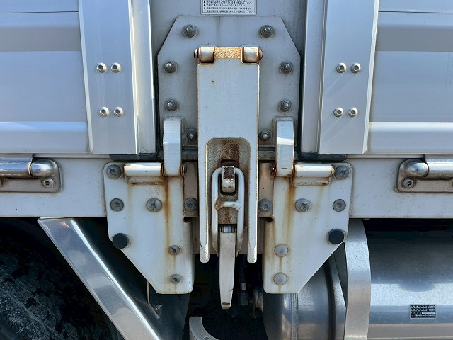 ハイルーフ★4軸低床2デフ★7速MT★リターダ★後輪エアサス|中古トラックの販売・買取・査定のアイナビ