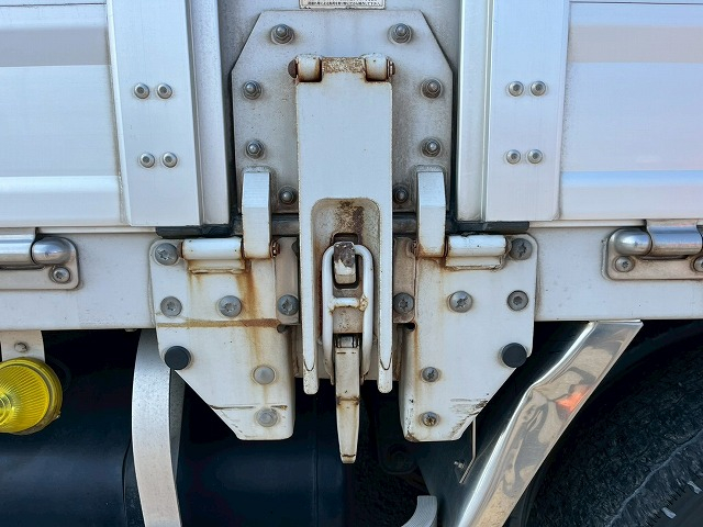 ハイルーフ★4軸低床2デフ★7速MT★リターダ★後輪エアサス|中古トラックの販売・買取・査定のアイナビ